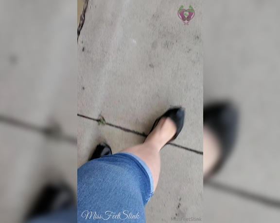 Tori Valentine aka missfeetstinkvip Foot Fetish - 02-03-2024 OnlyFans Video - Who Wants to Walk With Tori who gets the WWE Elias reference 3 clips of me