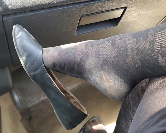 Tori Valentine aka missfeetstinkvip Foot Fetish - 03-26-2024 OnlyFans Video - Inside your car, with my stinky black flats amp these worn several times without washing them