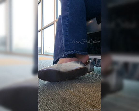 Tori Valentine aka missfeetstinkvip Foot Fetish - 02-22-2024 OnlyFans Video - This is the first of 3 videos that I shot at my local library