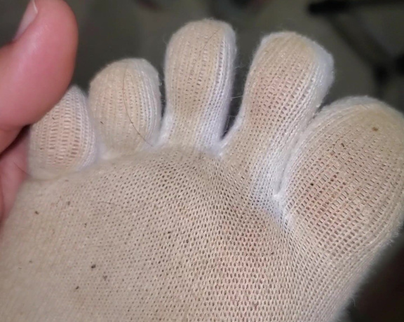 Tori Valentine aka missfeetstinkvip Foot Fetish - 03-27-2024 OnlyFans Video - For whatever reason, Im selling more pairs of toe socks now than anything else