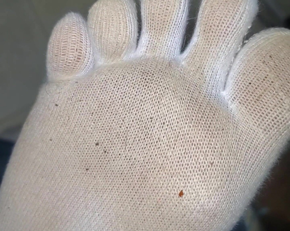 Tori Valentine aka missfeetstinkvip Foot Fetish - 03-27-2024 OnlyFans Video - For whatever reason, Im selling more pairs of toe socks now than anything else