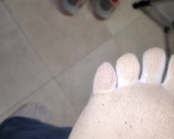 Tori Valentine aka missfeetstinkvip Foot Fetish - 03-27-2024 OnlyFans Video - For whatever reason, Im selling more pairs of toe socks now than anything else