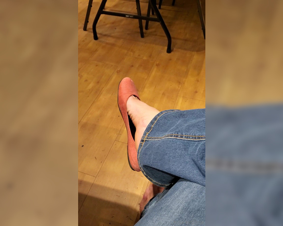 Tori Valentine aka missfeetstinkvip Foot Fetish - 04-23-2024 OnlyFans Video - So while you shop for your trading cards, Im going to sit in the back of