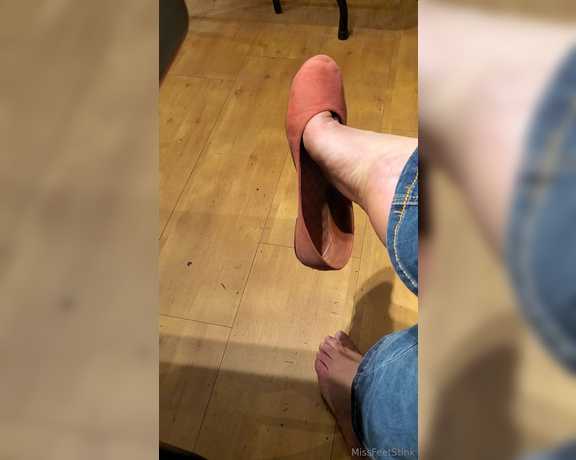 Tori Valentine aka missfeetstinkvip Foot Fetish - 04-23-2024 OnlyFans Video - So while you shop for your trading cards, Im going to sit in the back of