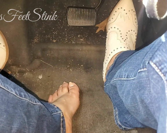 Tori Valentine aka missfeetstinkvip Foot Fetish - 03-10-2024 OnlyFans Video - I love these studded mules But theyre kinda hard to drive in