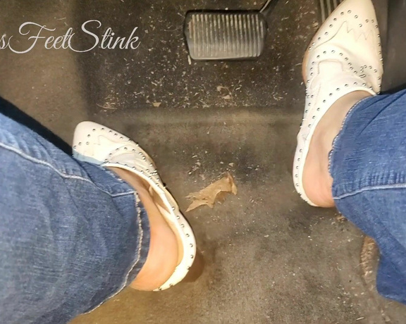 Tori Valentine aka missfeetstinkvip Foot Fetish - 03-10-2024 OnlyFans Video - I love these studded mules But theyre kinda hard to drive in