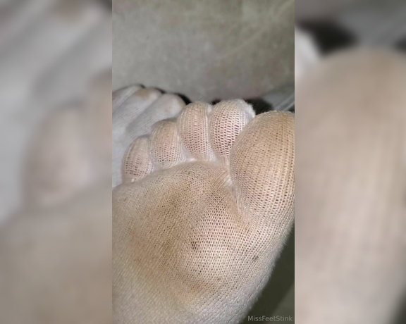 Tori Valentine aka missfeetstinkvip Foot Fetish - 04-30-2024 OnlyFans Video - Sweaty, stained amp stinking I dont know any other way to describe this pair of toe