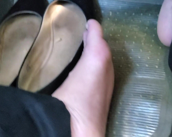 Tori Valentine aka missfeetstinkvip Foot Fetish - 05-09-2024 OnlyFans Video - Youre the one that suggested we carpool to work