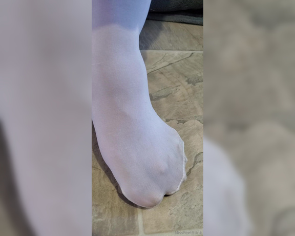 Tori Valentine aka missfeetstinkvip Foot Fetish - 03-21-2024 OnlyFans Video - I already kicked my shoes off