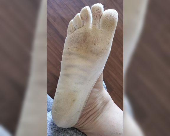 Tori Valentine aka missfeetstinkvip Foot Fetish - 04-30-2024 OnlyFans Video - Sweaty, stained amp stinking I dont know any other way to describe this pair of toe