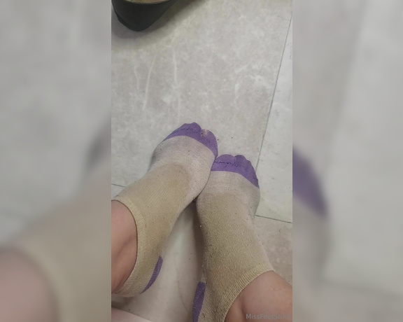 Tori Valentine aka missfeetstinkvip Foot Fetish - 05-12-2024 OnlyFans Video - SATURDAY NIGHT SPECIAL This is the first pair of socks that I started wearing when I