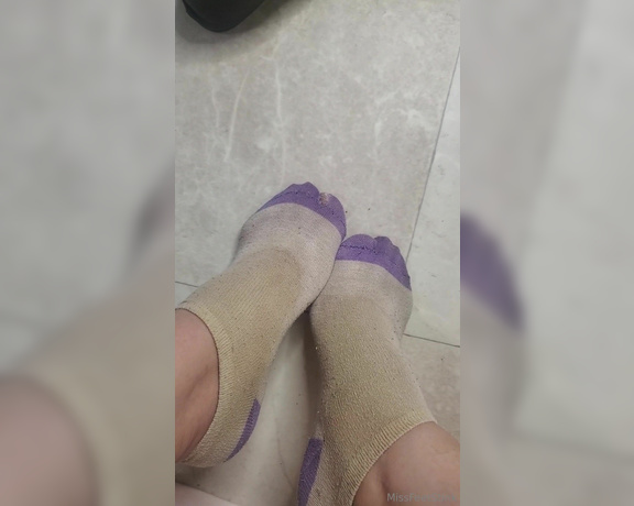 Tori Valentine aka missfeetstinkvip Foot Fetish - 05-12-2024 OnlyFans Video - SATURDAY NIGHT SPECIAL This is the first pair of socks that I started wearing when I