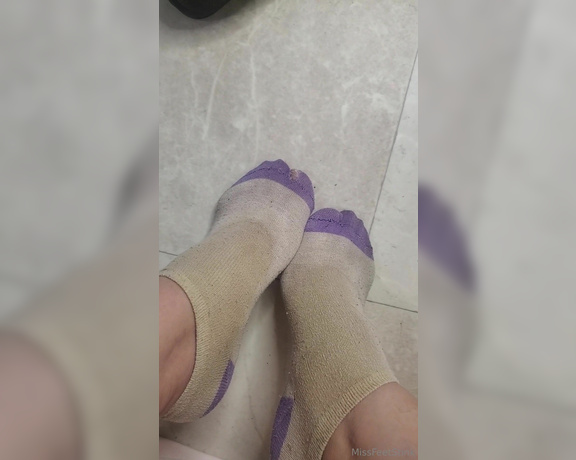 Tori Valentine aka missfeetstinkvip Foot Fetish - 05-12-2024 OnlyFans Video - SATURDAY NIGHT SPECIAL This is the first pair of socks that I started wearing when I