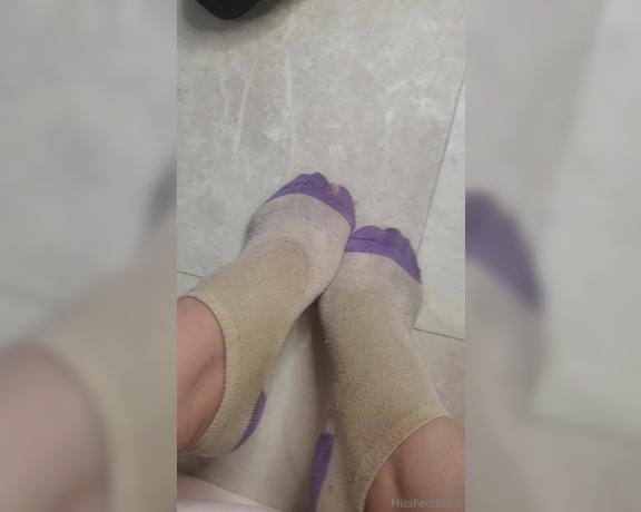 Tori Valentine aka missfeetstinkvip Foot Fetish - 05-12-2024 OnlyFans Video - SATURDAY NIGHT SPECIAL This is the first pair of socks that I started wearing when I