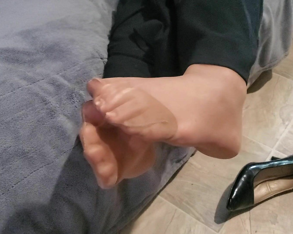 Tori Valentine aka missfeetstinkvip Foot Fetish - 05-23-2024 OnlyFans Video - Long day, boys, long day Nonstop work amp traffic was awful