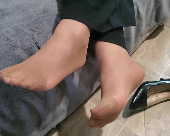 Tori Valentine aka missfeetstinkvip Foot Fetish - 05-23-2024 OnlyFans Video - Long day, boys, long day Nonstop work amp traffic was awful