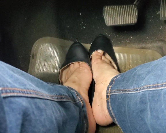 Tori Valentine aka missfeetstinkvip Foot Fetish - 06-23-2024 OnlyFans Video - You simply cant ride with me, no matter how short the distance is, without me coming