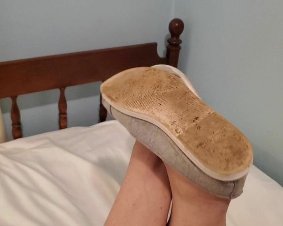 Tori Valentine aka missfeetstinkvip Foot Fetish - 05-30-2024 OnlyFans Video - Ew These shoes had to go Comfortable Yes