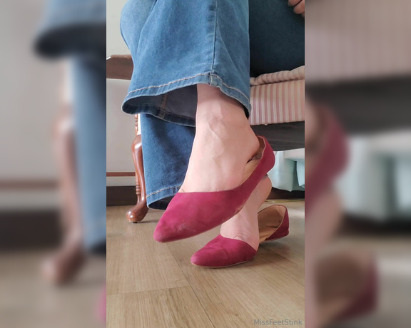 Tori Valentine aka missfeetstinkvip Foot Fetish - 06-22-2024 OnlyFans Video - A lot of you like these flats for some reason