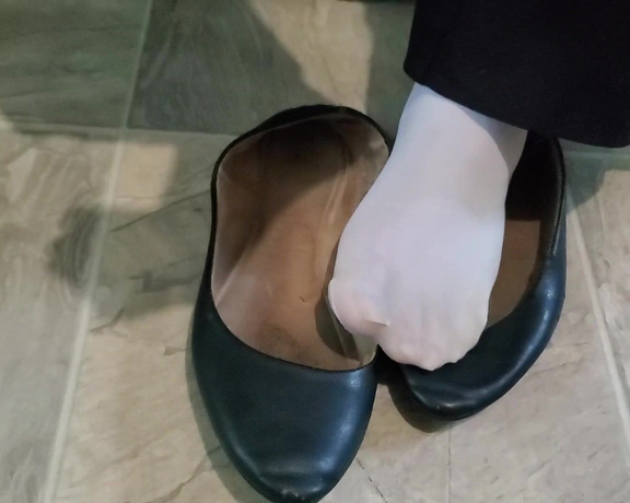 Tori Valentine aka missfeetstinkvip Foot Fetish - 07-16-2024 OnlyFans Video - Not in a good mood this evening Work was complete hell