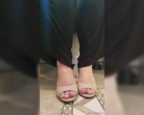 Tori Valentine aka missfeetstinkvip Foot Fetish - 07-11-2024 OnlyFans Video - You