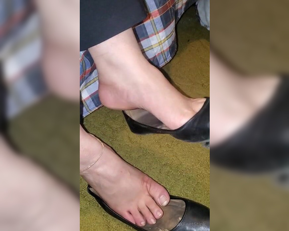 Tori Valentine aka missfeetstinkvip Foot Fetish - 07-10-2024 OnlyFans Video - Some stinky black flats shoe play