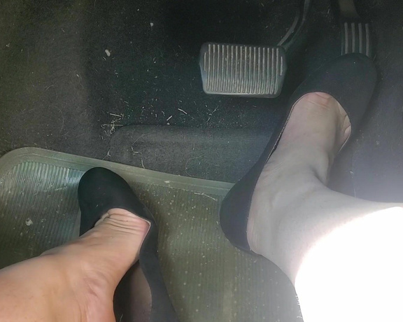 Tori Valentine aka missfeetstinkvip Foot Fetish - 07-28-2024 OnlyFans Video - Honestly, its not my problem youre out of gas