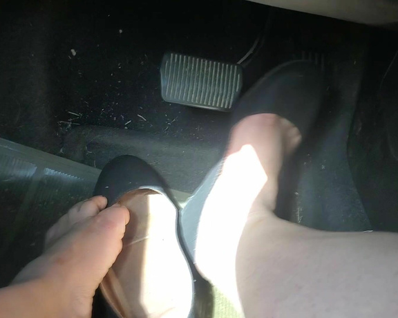 Tori Valentine aka missfeetstinkvip Foot Fetish - 07-28-2024 OnlyFans Video - Honestly, its not my problem youre out of gas