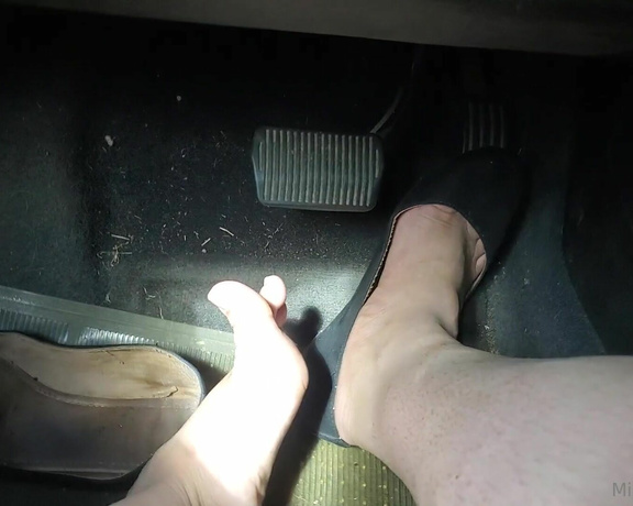 Tori Valentine aka missfeetstinkvip Foot Fetish - 07-28-2024 OnlyFans Video - Honestly, its not my problem youre out of gas