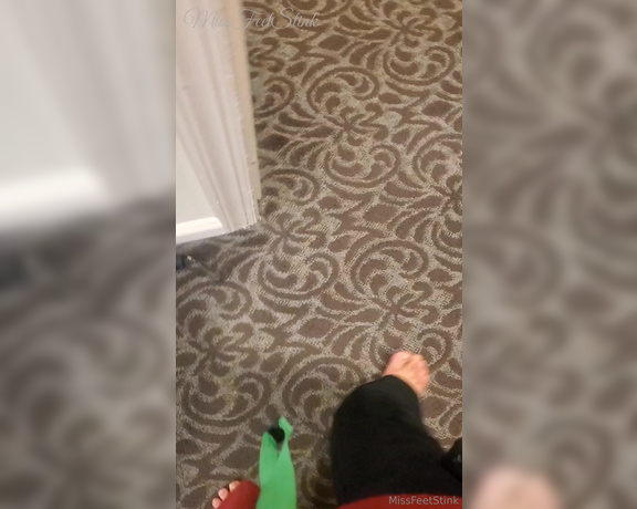 Tori Valentine aka missfeetstinkvip Foot Fetish - 07-17-2024 OnlyFans Video - How bout a montage of me walking barefoot in public amp at work Sound pretty good