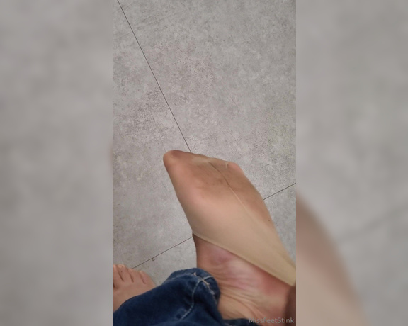 Tori Valentine aka missfeetstinkvip Foot Fetish - 07-27-2024 OnlyFans Video - If the flats come off, the nylon pedis just as well come off, too