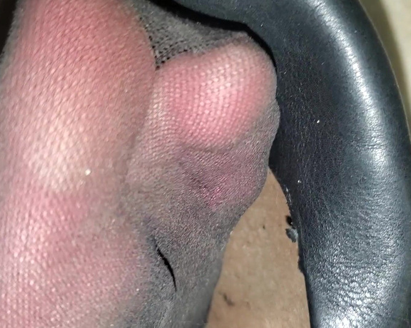 Tori Valentine aka missfeetstinkvip Foot Fetish - 08-14-2024 OnlyFans Video - So, now that both of you have spent the day at work with me, what are