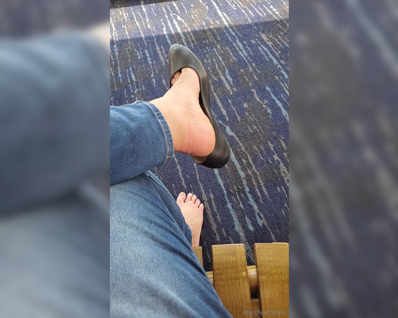 Tori Valentine aka missfeetstinkvip Foot Fetish - 08-25-2024 OnlyFans Video - Ive been walking the floors of this convention for quite a while youll see another video