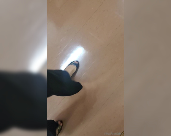 Tori Valentine aka missfeetstinkvip Foot Fetish - 09-11-2024 OnlyFans Video - Every once in a while, I get a request for me to just walk