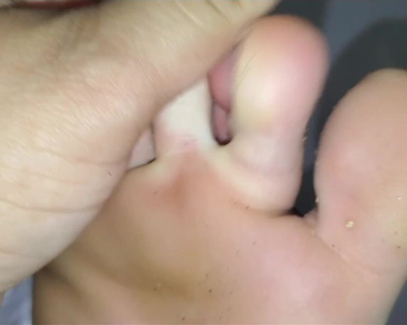 Tori Valentine aka missfeetstinkvip Foot Fetish - 09-01-2024 OnlyFans Video - I think this video will prove that I do get jammy amp dirty between my toes