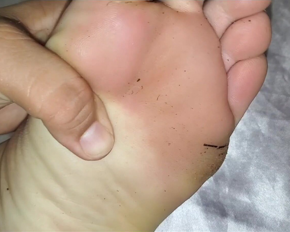 Tori Valentine aka missfeetstinkvip Foot Fetish - 09-01-2024 OnlyFans Video - I think this video will prove that I do get jammy amp dirty between my toes