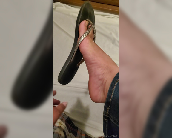 Tori Valentine aka missfeetstinkvip Foot Fetish - 10-05-2024 OnlyFans Video - Flip flop season will be coming to an end around my area pretty soon