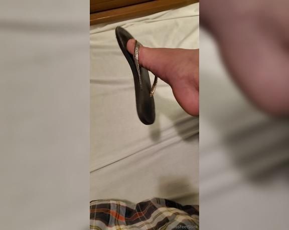 Tori Valentine aka missfeetstinkvip Foot Fetish - 10-05-2024 OnlyFans Video - Flip flop season will be coming to an end around my area pretty soon