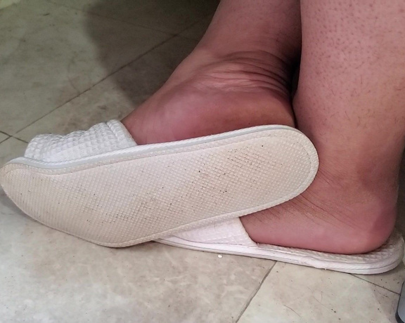 Tori Valentine aka missfeetstinkvip Foot Fetish - 09-18-2024 OnlyFans Video - Sorry bud, Im streaming my gameplay amp talking to my friends