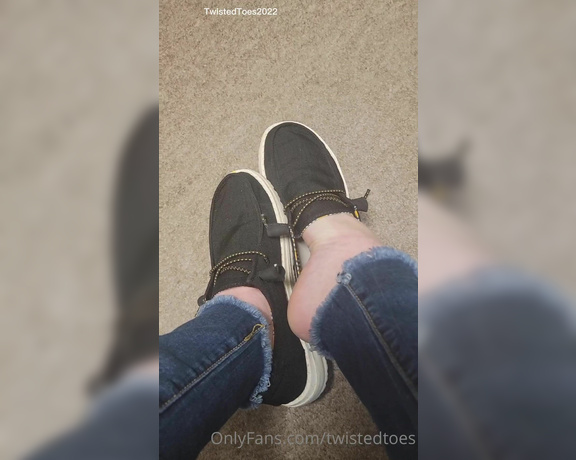 Twisted Toes aka twistedtoes Foot Fetish - 11-23-2022 OnlyFans Video - Sorry for the delay you guys I have lots of new content coming Heres a short