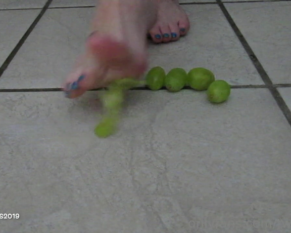 Twisted Toes aka twistedtoes Foot Fetish - 03-24-2019 OnlyFans Video - Grapes under my powerful feet dont stand a chance, just like you dont HAHA As you