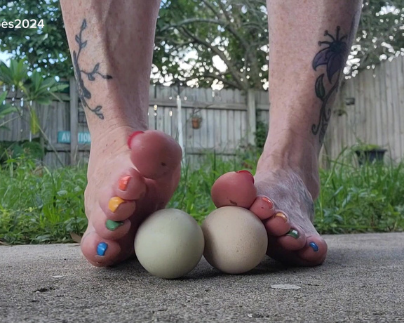 Twisted Toes aka twistedtoes Foot Fetish - 09-08-2024 OnlyFans Video - Some yokey fun