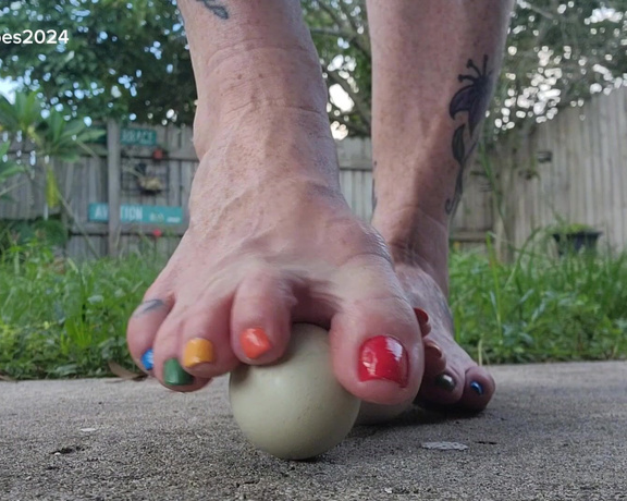 Twisted Toes aka twistedtoes Foot Fetish - 09-08-2024 OnlyFans Video - Some yokey fun