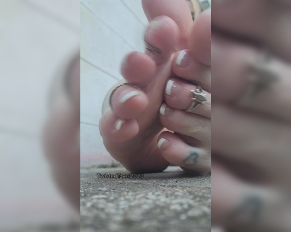 Twisted Toes aka twistedtoes Foot Fetish - 10-04-2023 OnlyFans Video - Toe rings and toes YES or NO