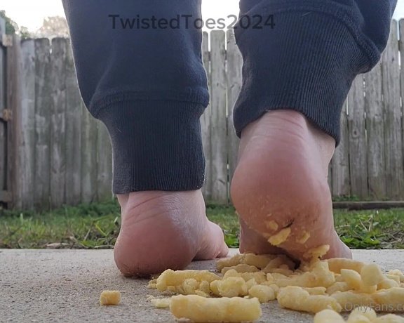 Twisted Toes aka twistedtoes Foot Fetish - 01-15-2024 OnlyFans Video - Nothing has a chance under my powerful feet