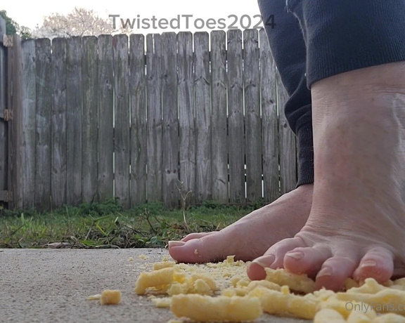 Twisted Toes aka twistedtoes Foot Fetish - 01-15-2024 OnlyFans Video - Nothing has a chance under my powerful feet