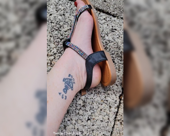 Twisted Toes aka twistedtoes Foot Fetish - 03-02-2023 OnlyFans Video - Volume up, I actually talk in this video