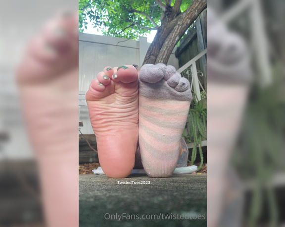 Twisted Toes aka twistedtoes Foot Fetish - 08-25-2023 OnlyFans Video - My pink, moist, sweaty, wrinkled soles  perfection