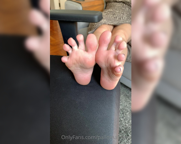 Palloma Lovely aka pallomalovely - 01-22-2023 OnlyFans Video - hj fui almoçar na rua de vestido e bota, olha como ficou minha solinha, quentinha e