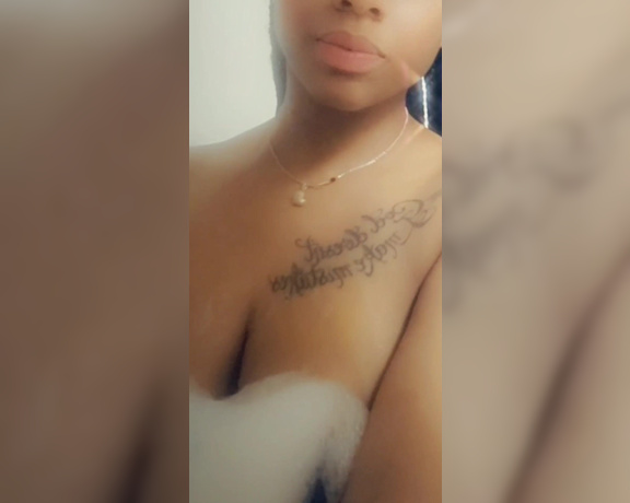 SGODDESS aka sgoddess Findom - 10-30-2019 OnlyFans Video - Would you let me blow bubbles in ur face